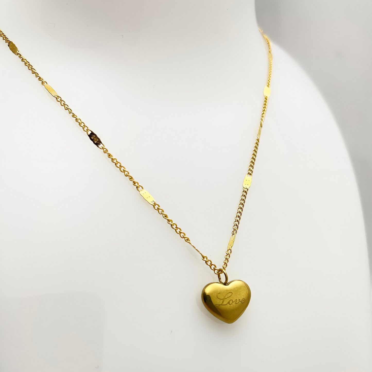 Love Heart Gold Pendant Women Necklace